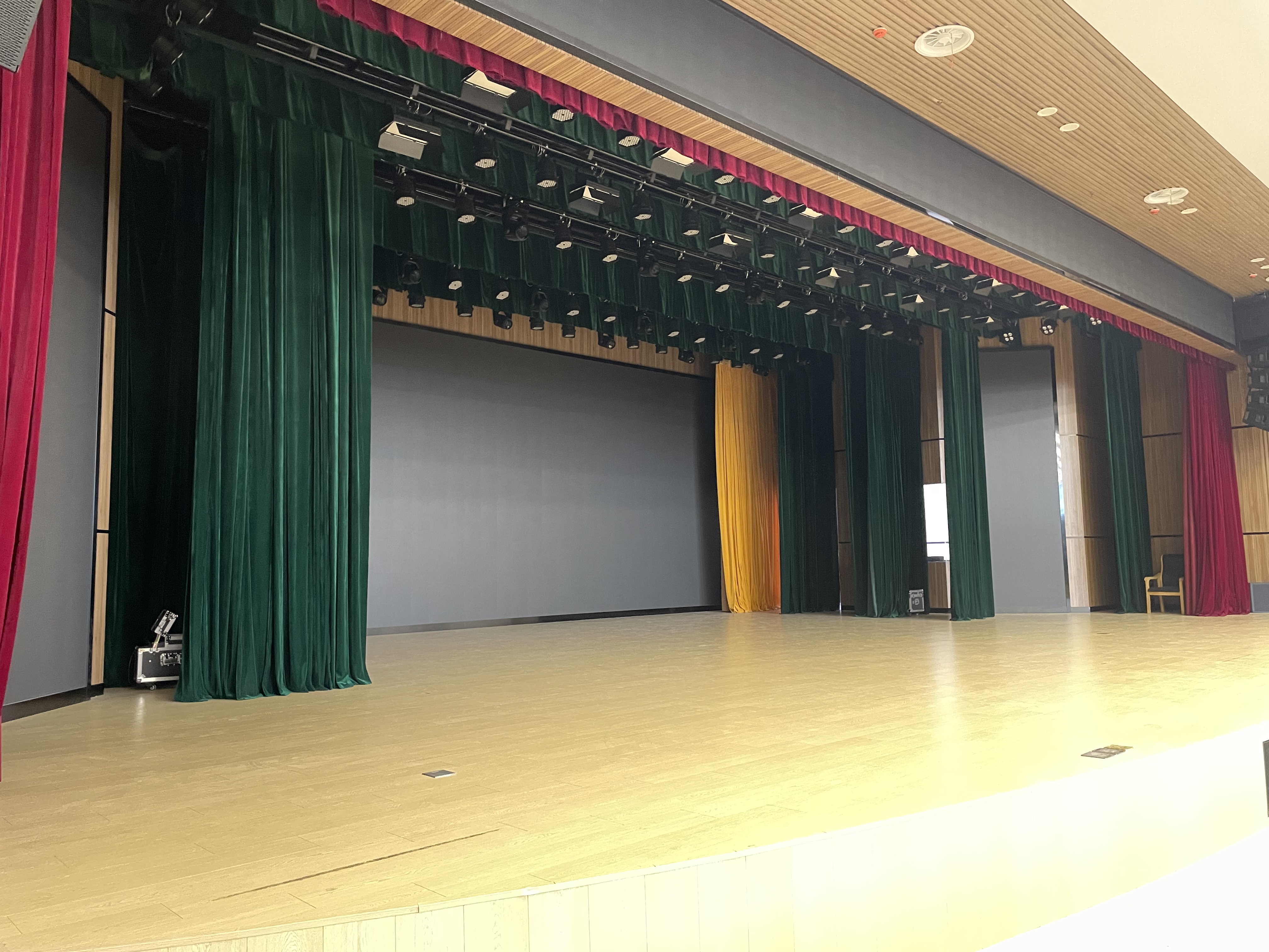 學(xué)校舞臺(tái)防雷接地檢測(cè)